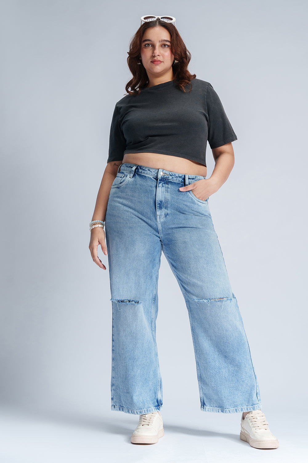 Dynamic Blue Knee Slit Curve Straight Fit Jeans