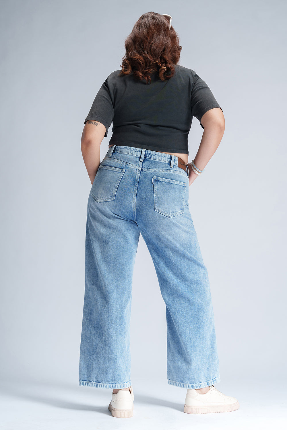 Dynamic Blue Knee Slit Curve Straight Fit Jeans