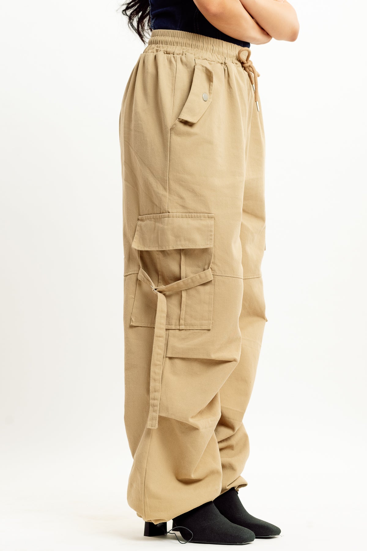 HH-Works Women's Rebecca Multi-Pocket Drawstring Pant | Khaki – Scrub Pro  Uniforms