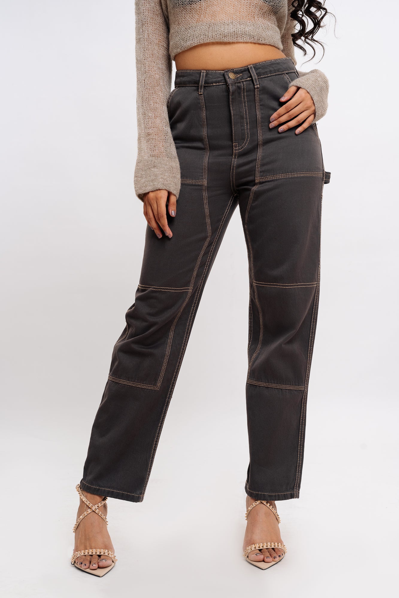 CONTRAST PLAY STRAIGHT JEANS