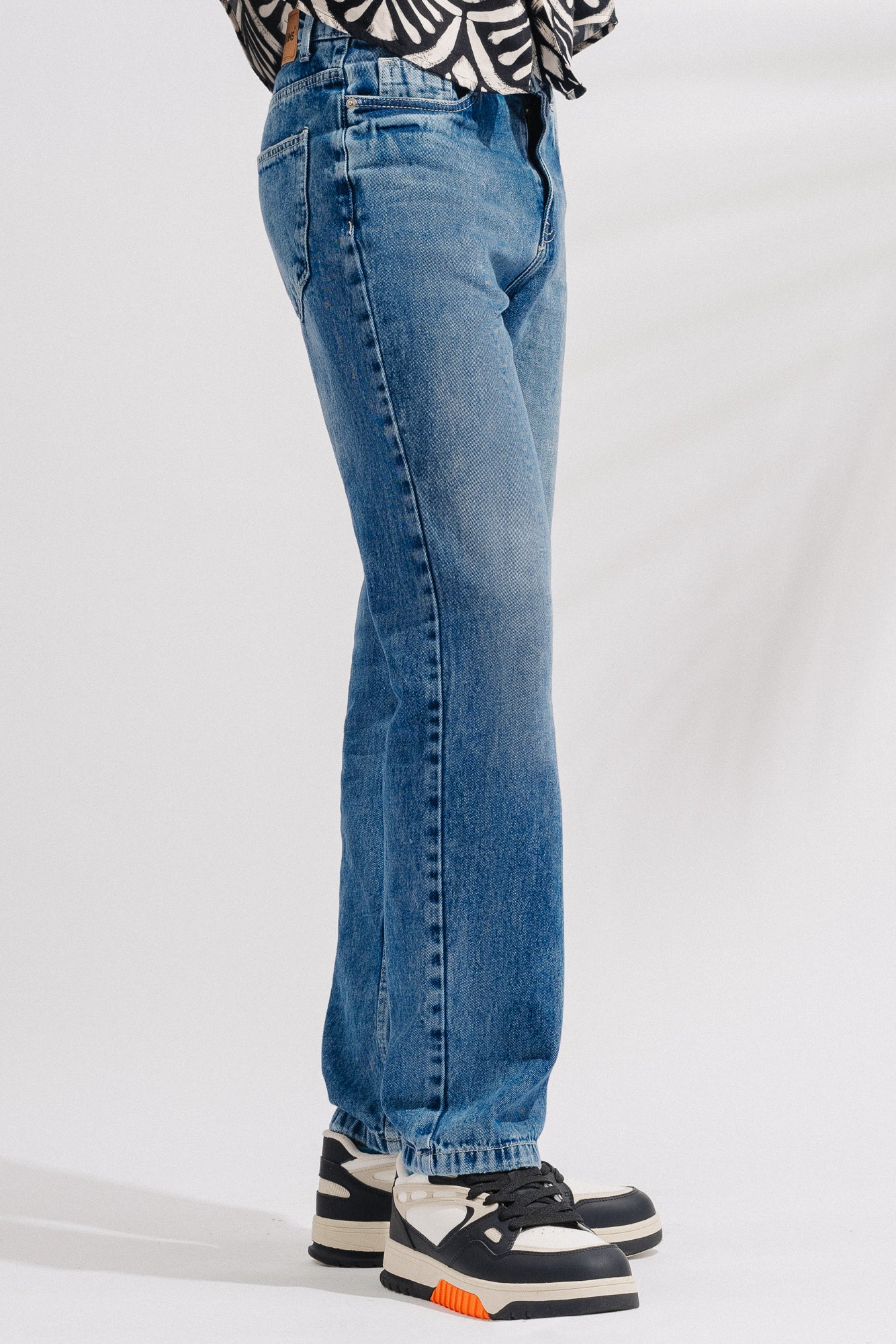 Men's Vintage Straight Jeans in Franklin Mid Blue