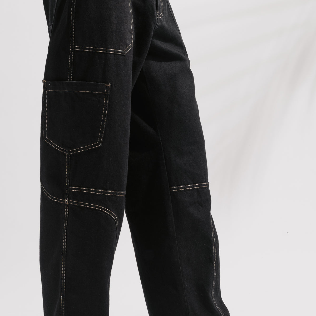 【SCENERITY】Black cargo denim trousers Byron Cargo Denim Jeans (Black) - SCENERITY | 60% - Asian