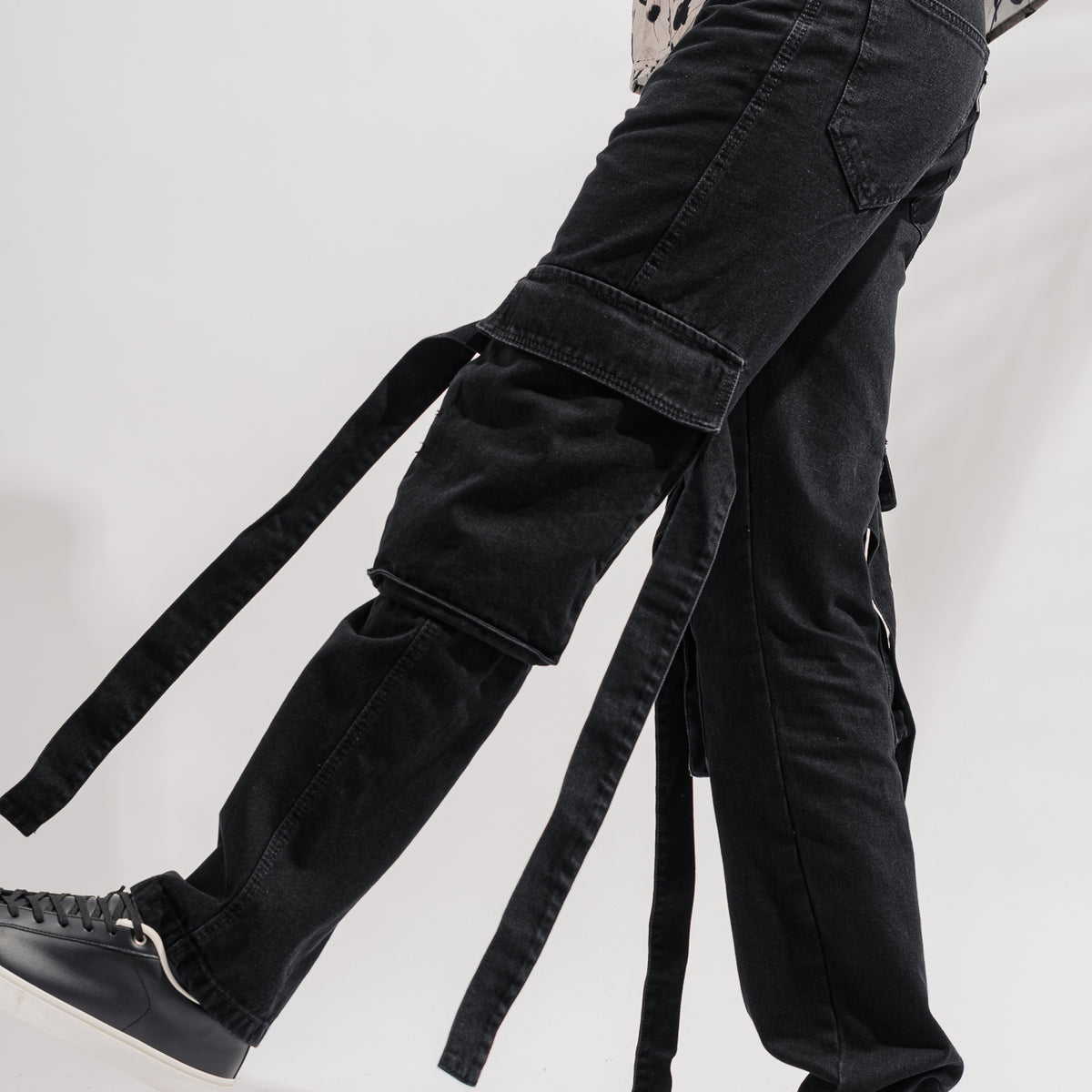 Kultprit hanging belts with knee print jeans | KULTPRIT