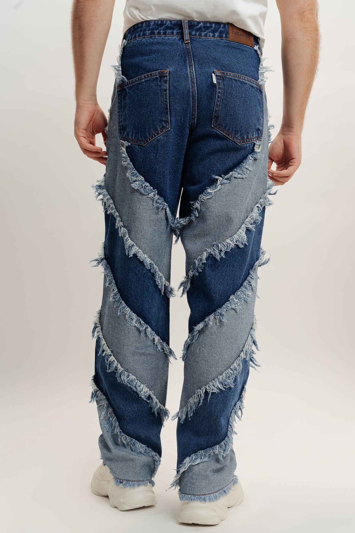 MID BLUE WIDE JEANS