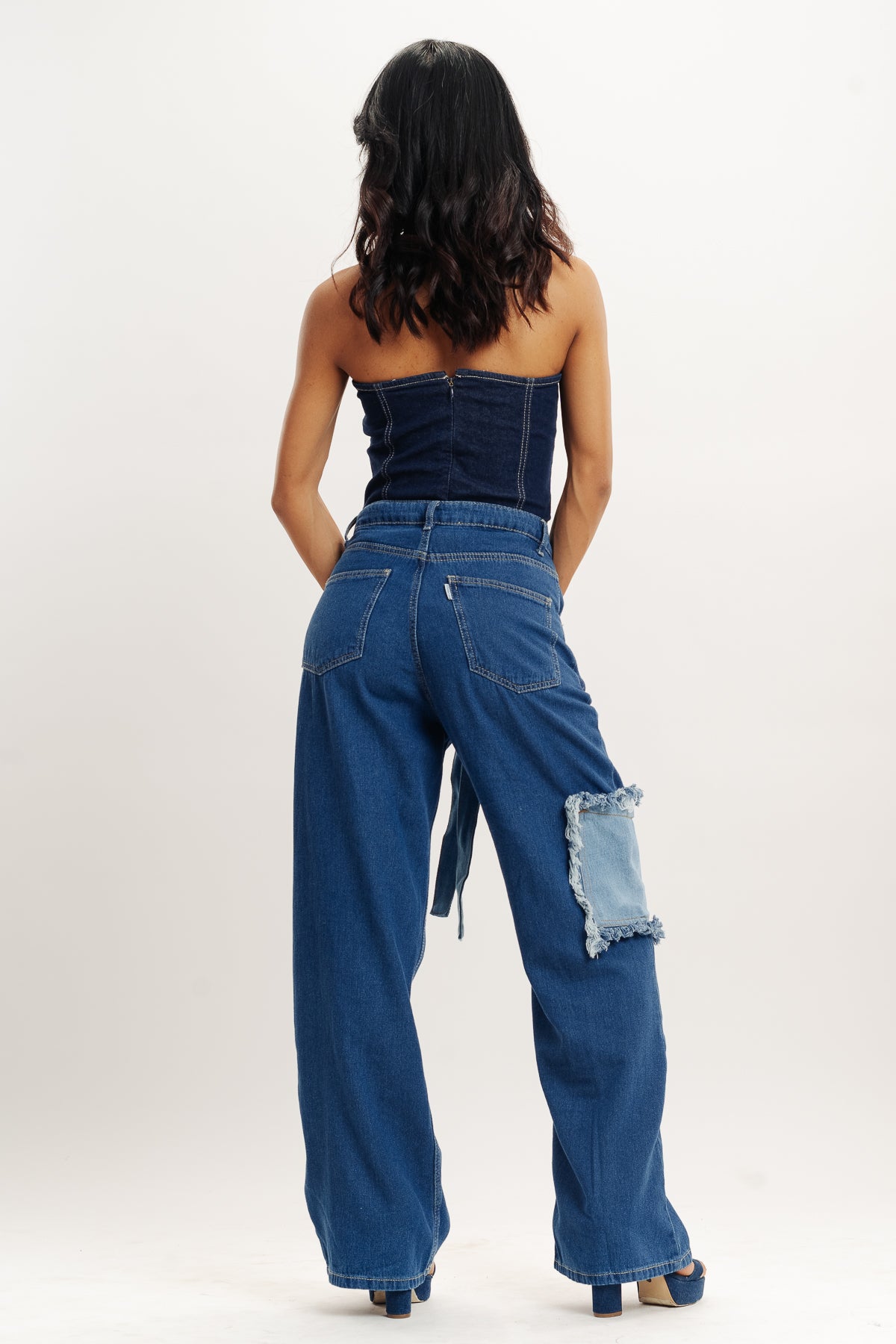 FRAYED PATCH STRAIGHT FIT JEANS