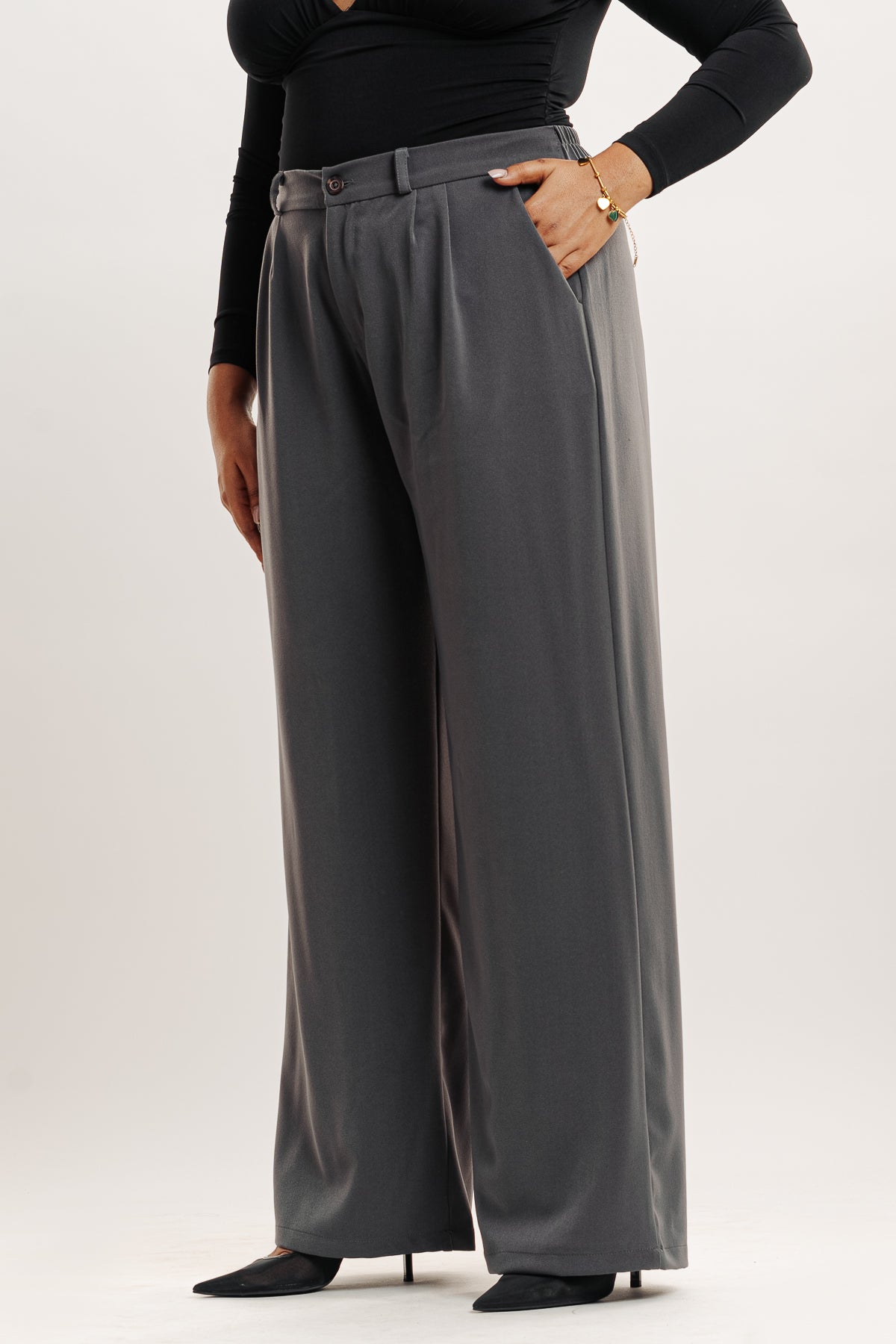 GREY PLEATED STRAIGHT FIT CURVE KOREAN PANT