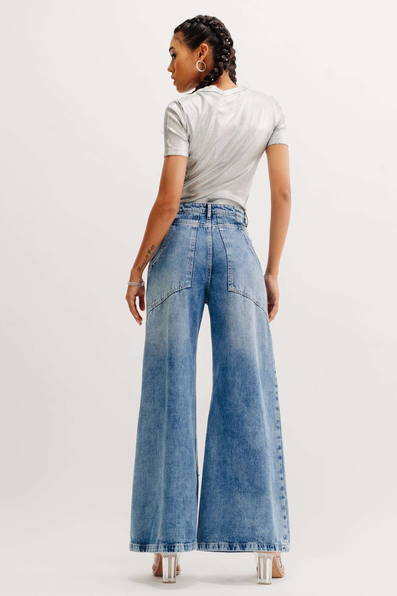 EMBEZZLED FLARE JEANS