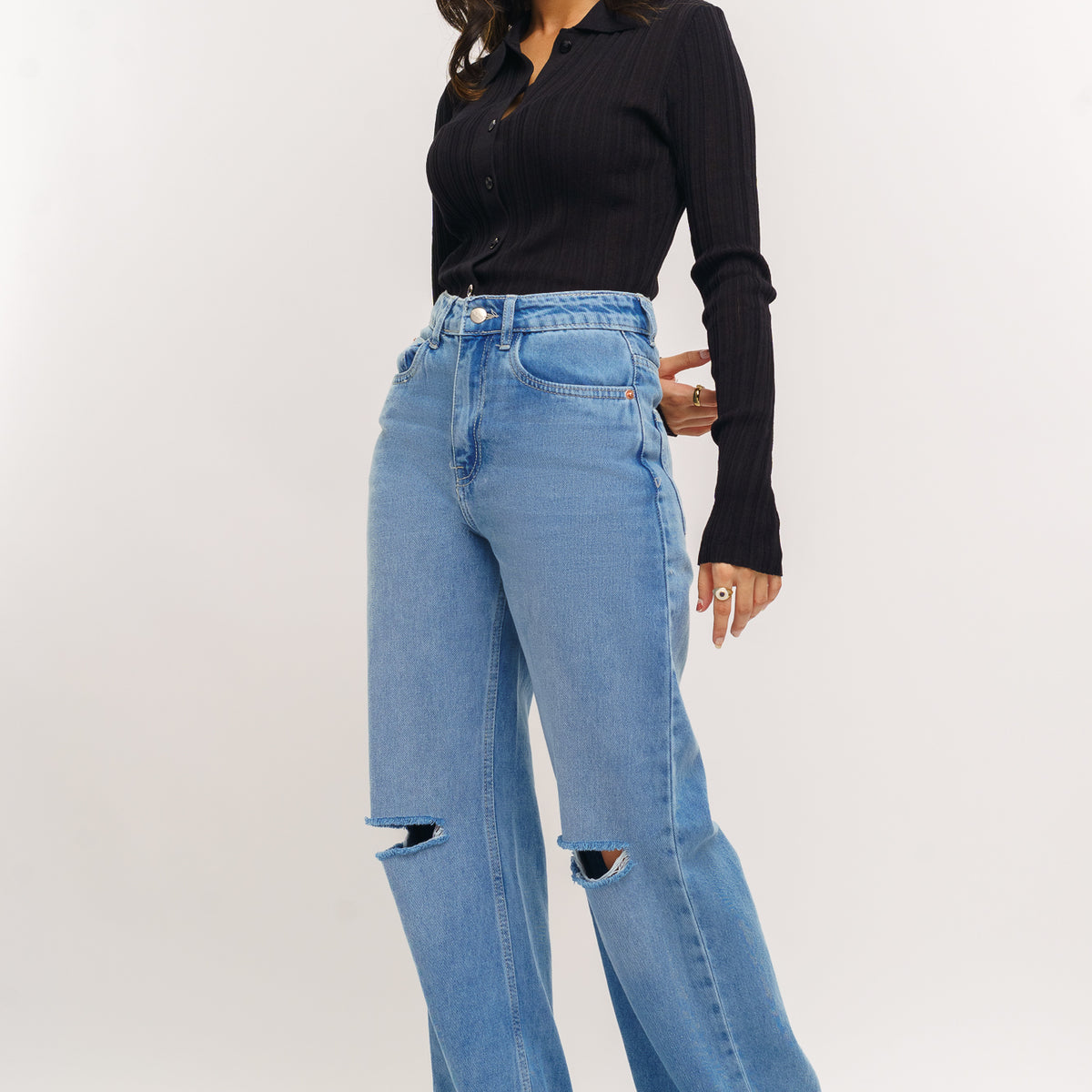 Oenav faded distressed jeans