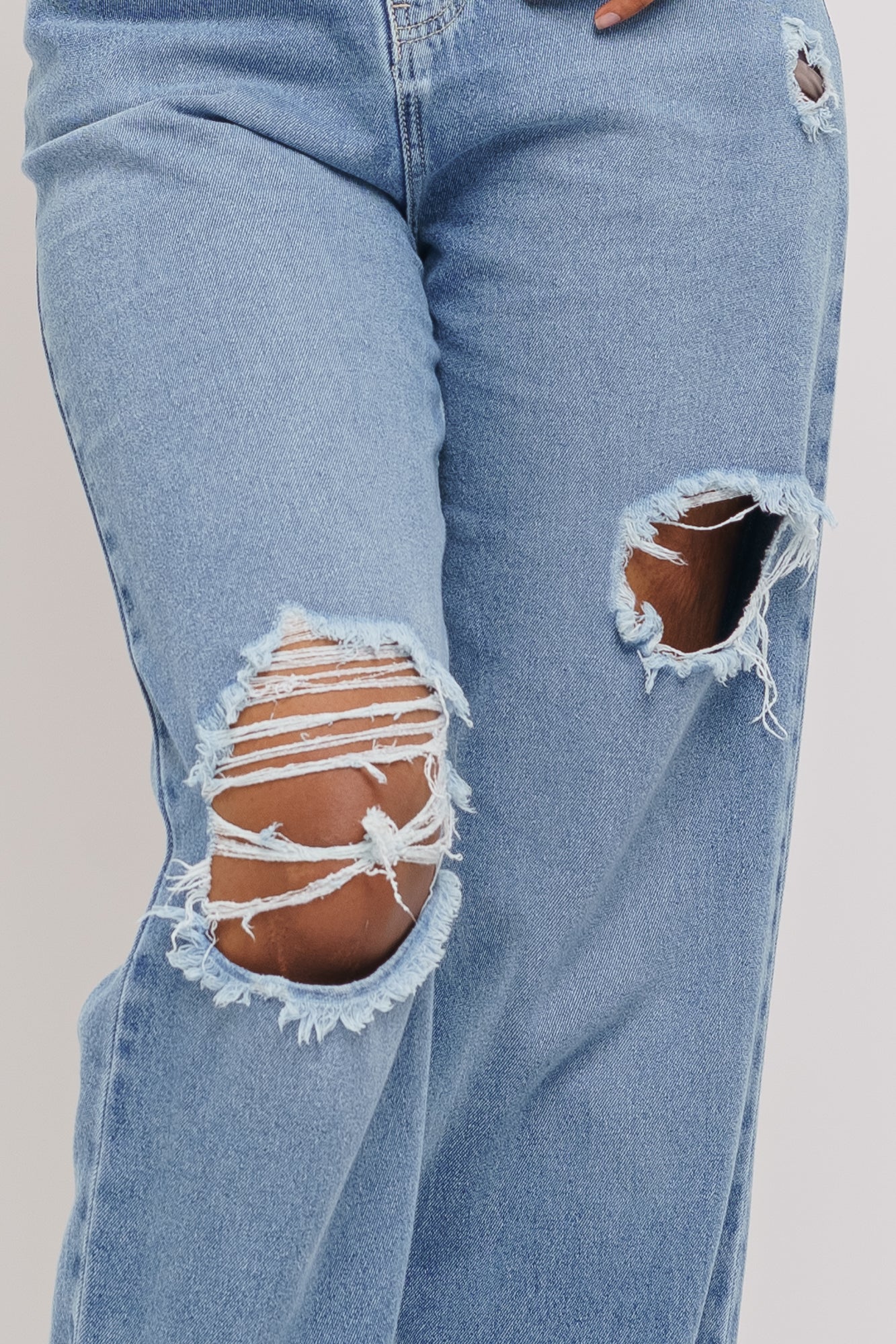 SUMMER RIPPED STRAIGHT JEANS