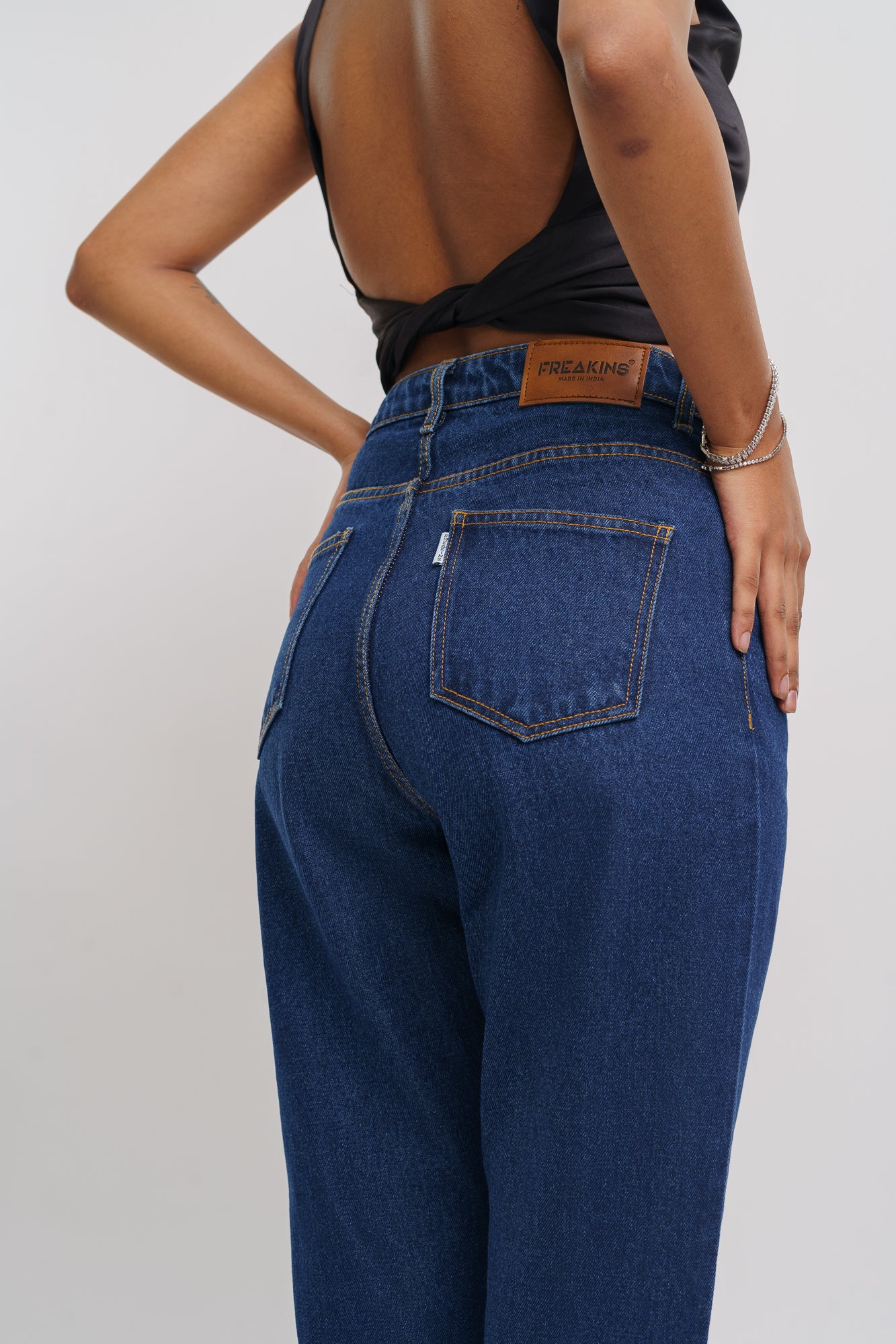DARK BLUE MOM HIGH ANKLE JEANS