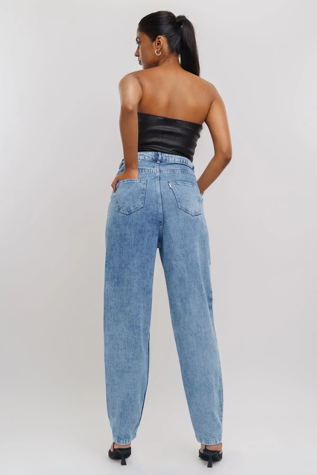 MID BLUE SLOUCHY JEANS