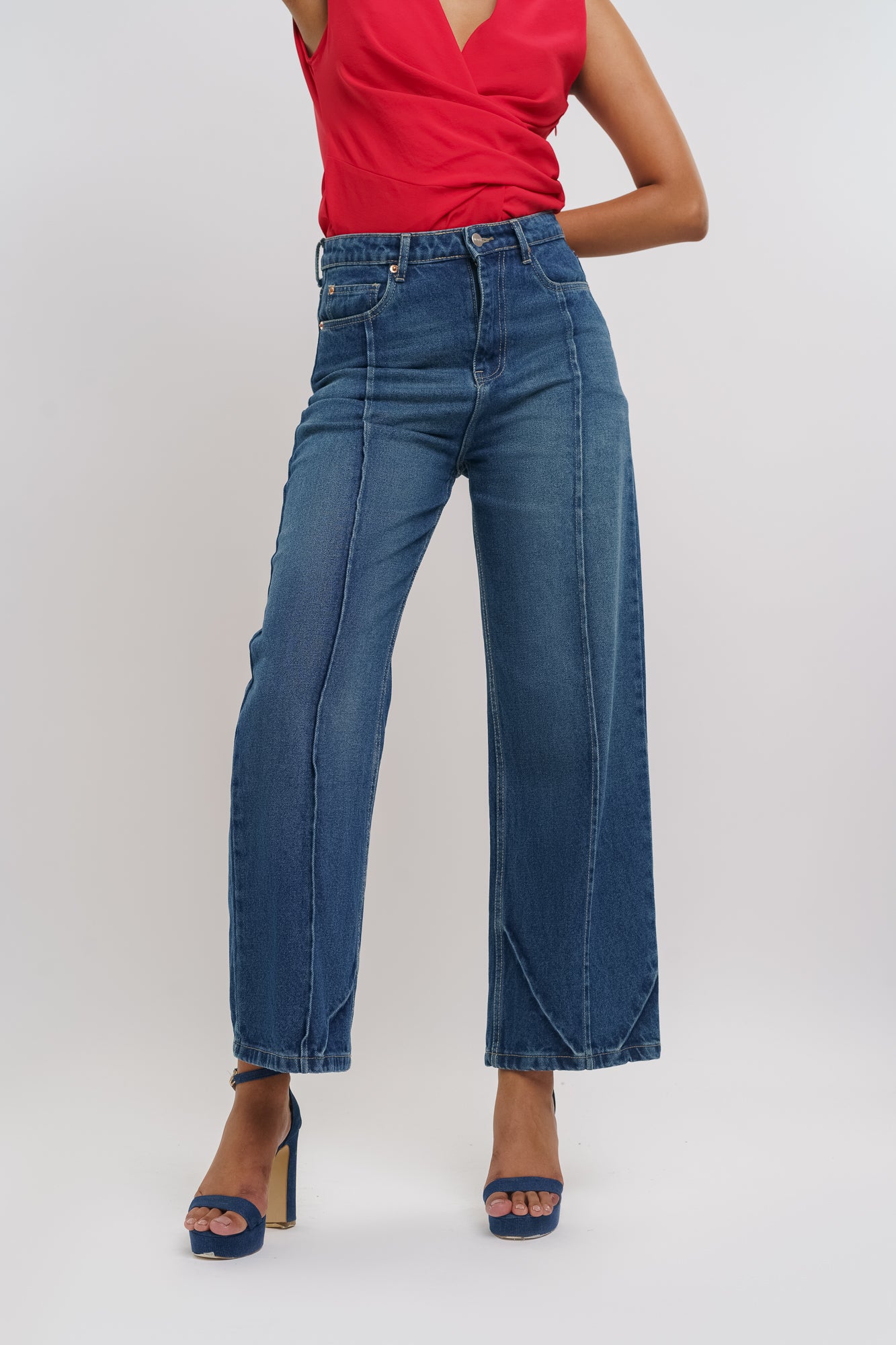 Front Tucked Straight Jeans