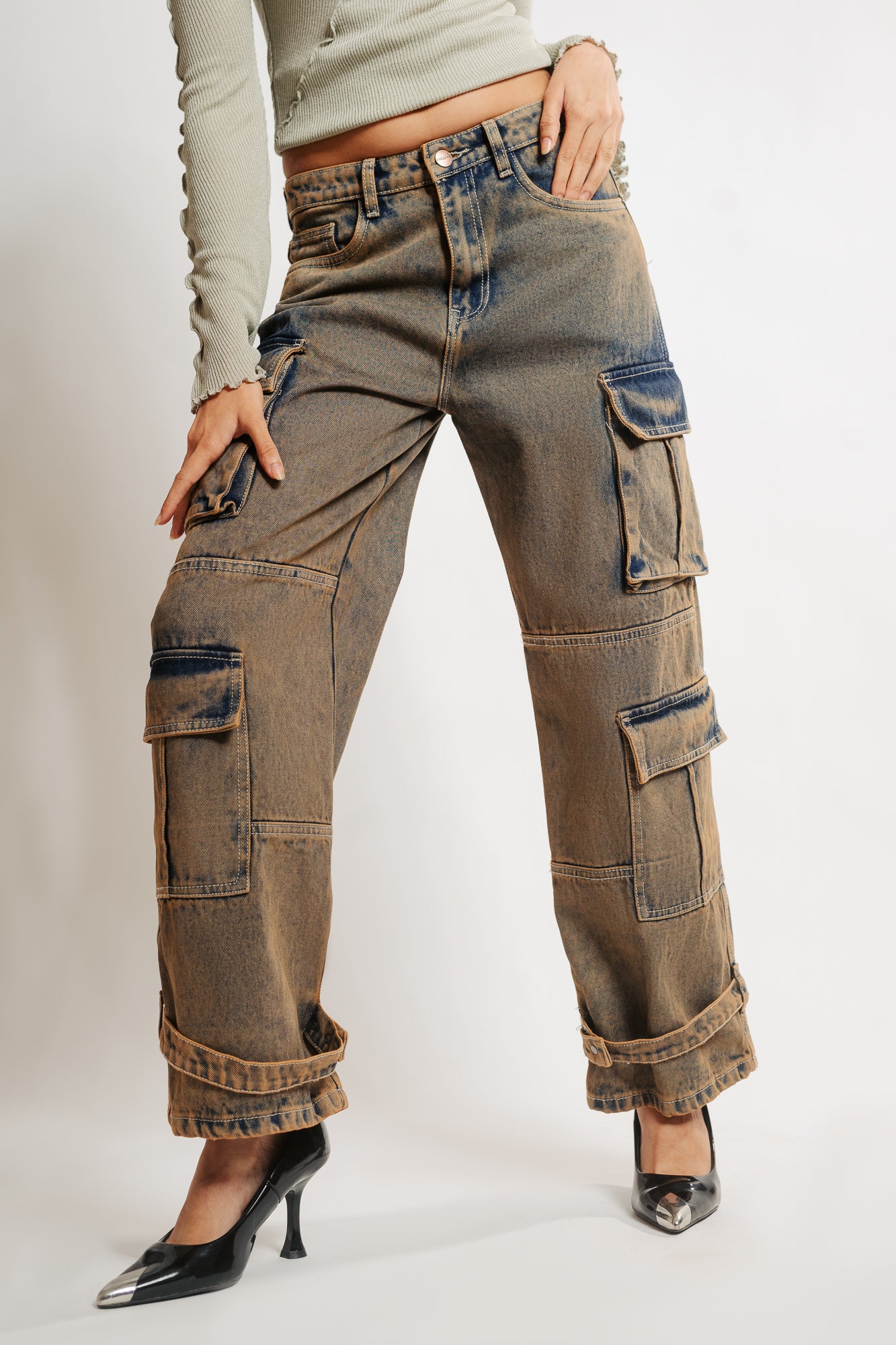 WASHED GREY FLARE JEANS