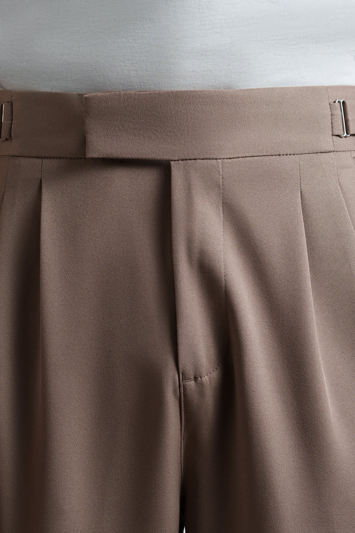 Mocha Mousse Buckle Detail Men's Korean Pants