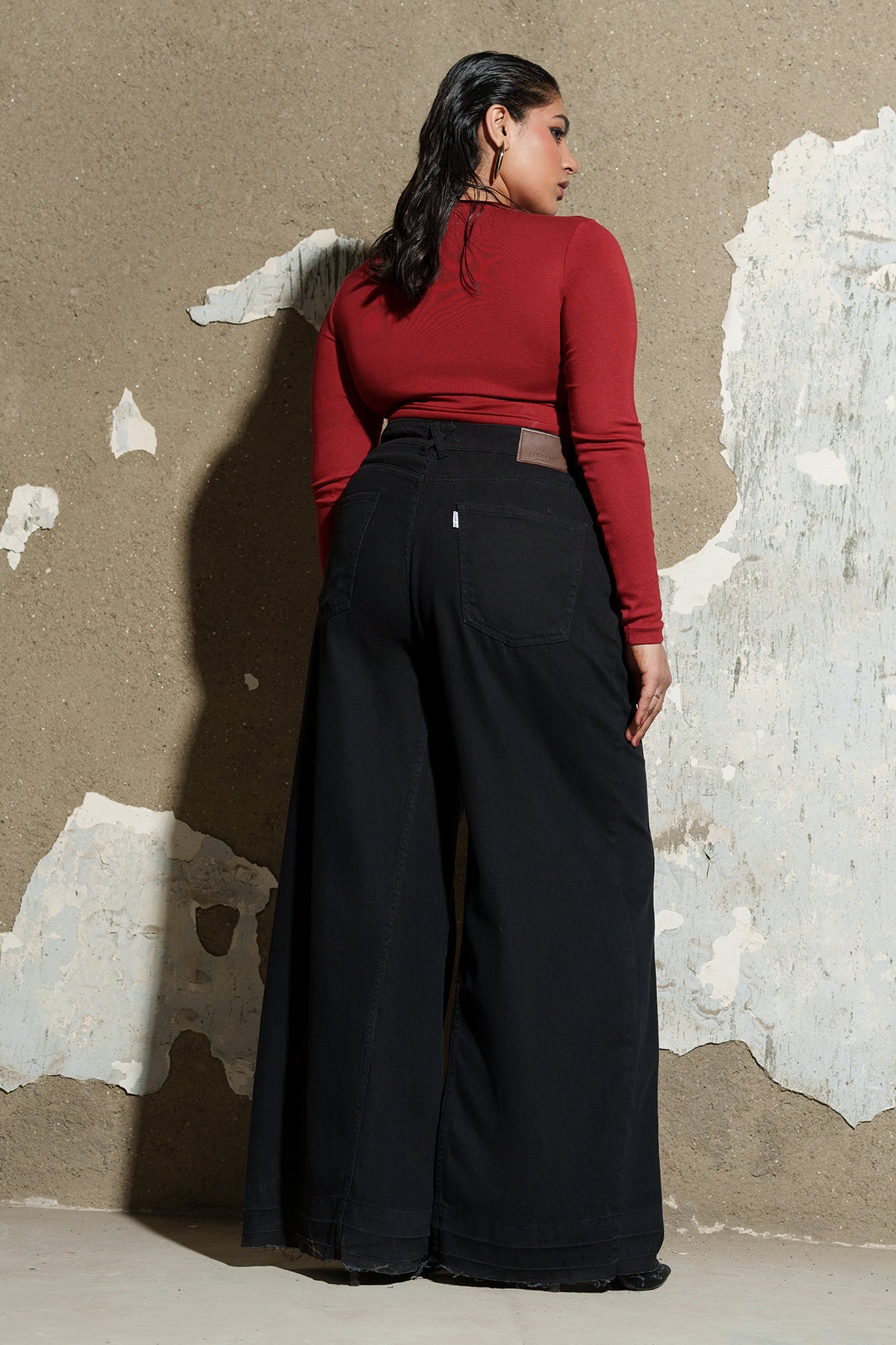 Bold Black Curve Denim Flared Korean Pants