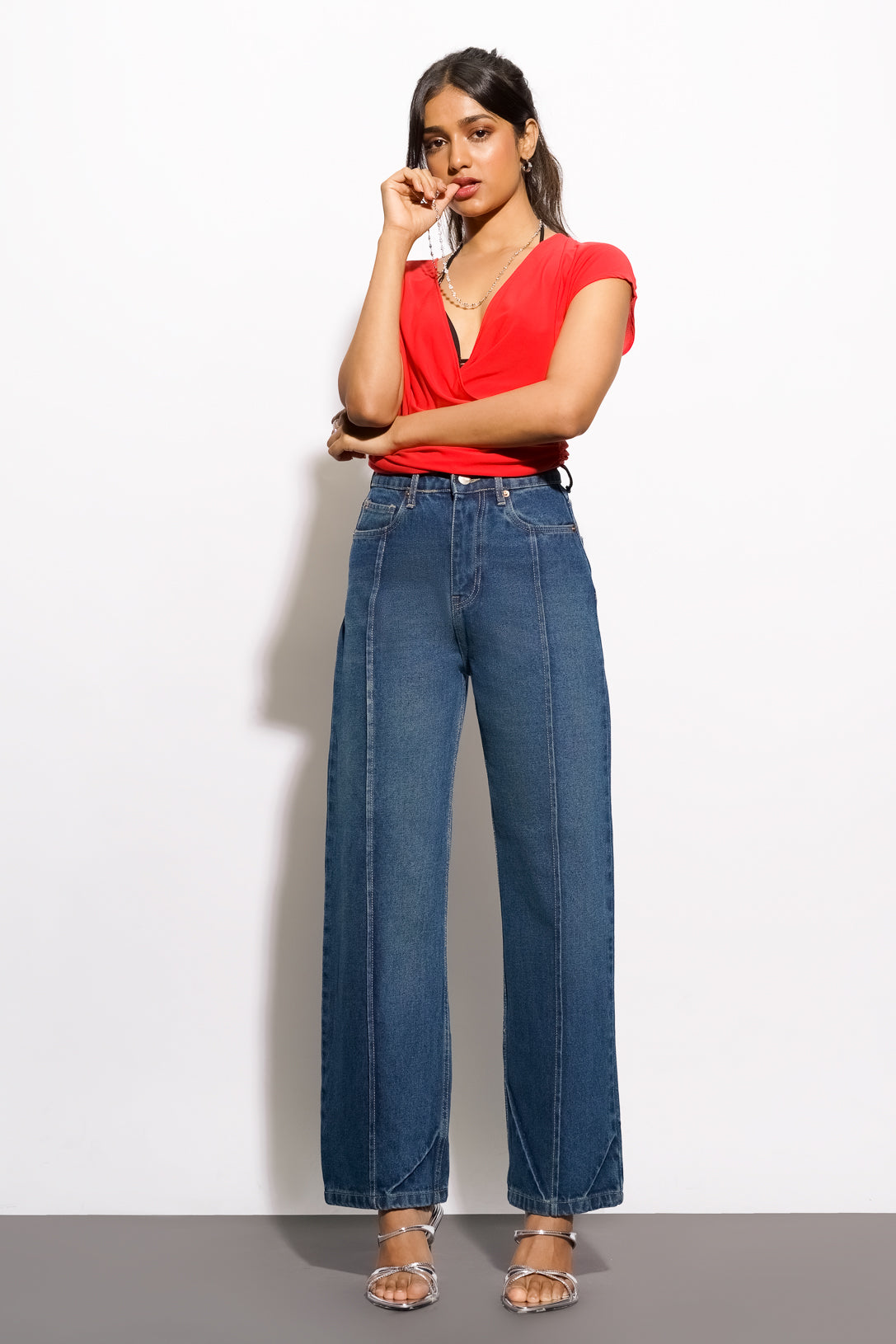 Front Tucked Straight Jeans