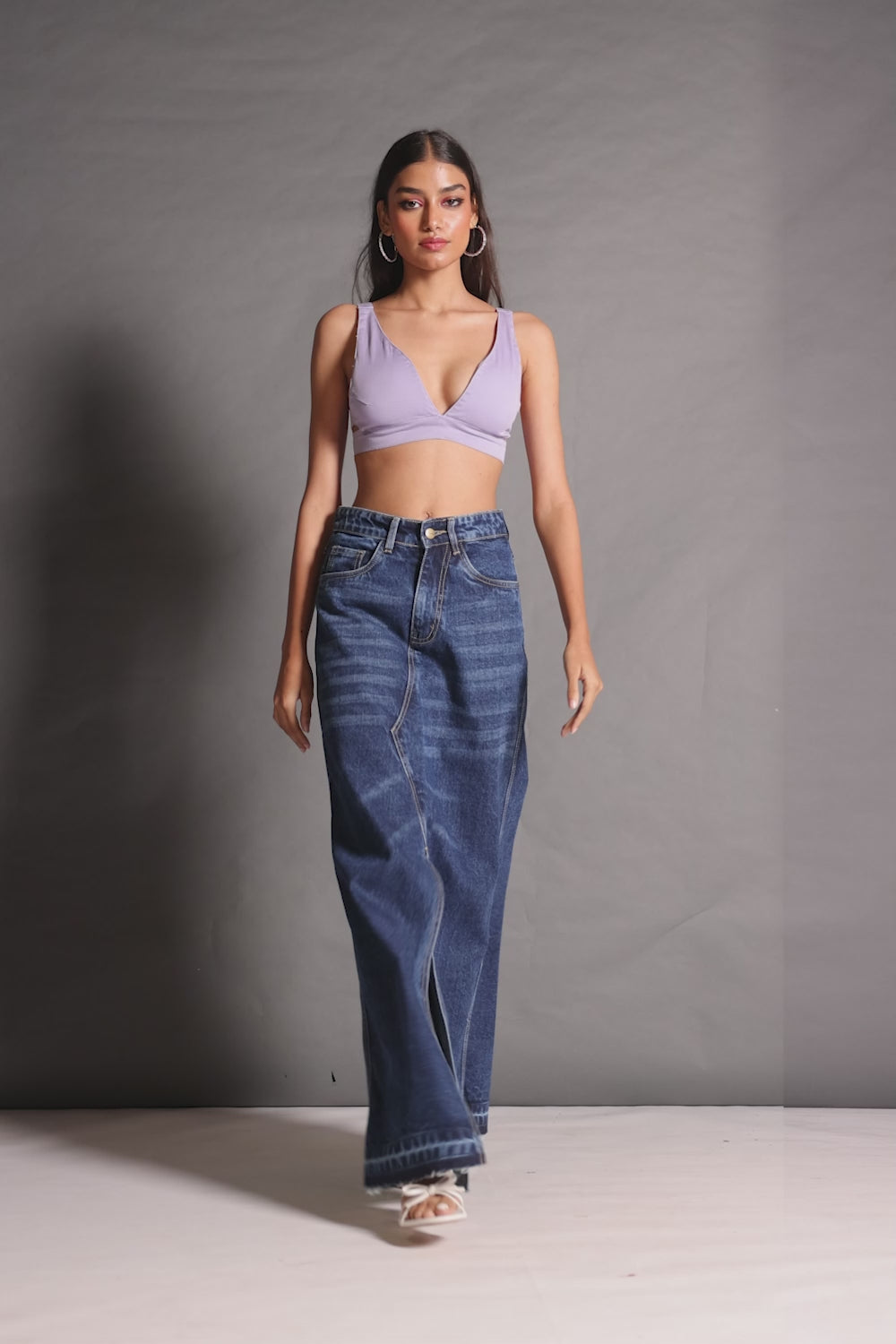 【INCHANT ME】Indigo slit high-waist long skirt Levi's Women's Iconic Long Skirt with Belt, Light Indigo
