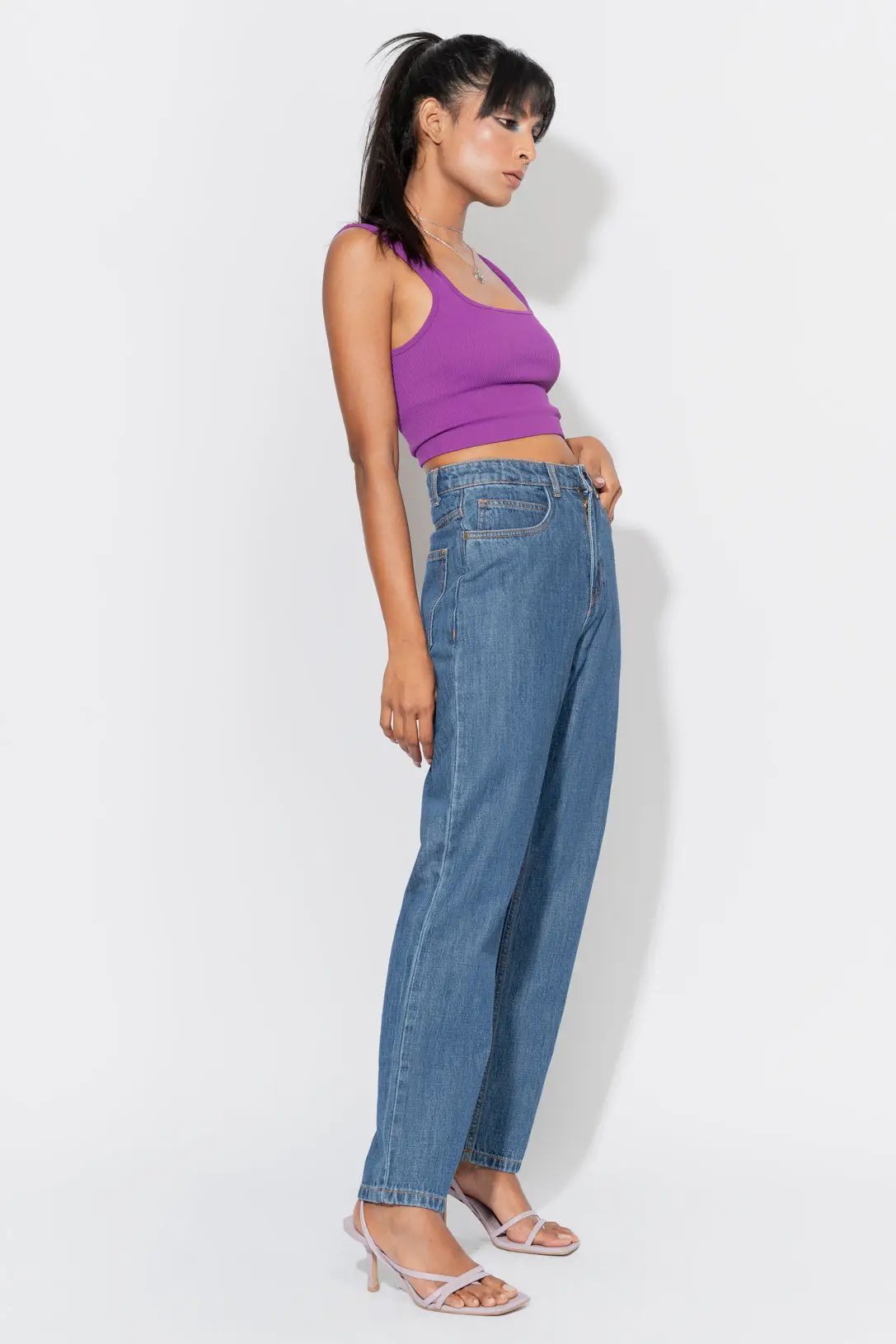 MID BLUE HIGH WAIST MOM FIT JEANS