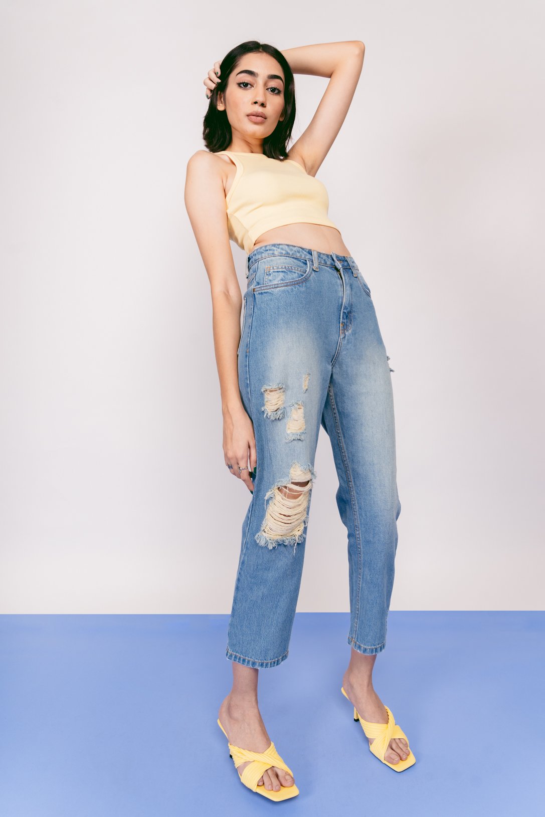 TINTED SIDE SLIT MOM JEANS