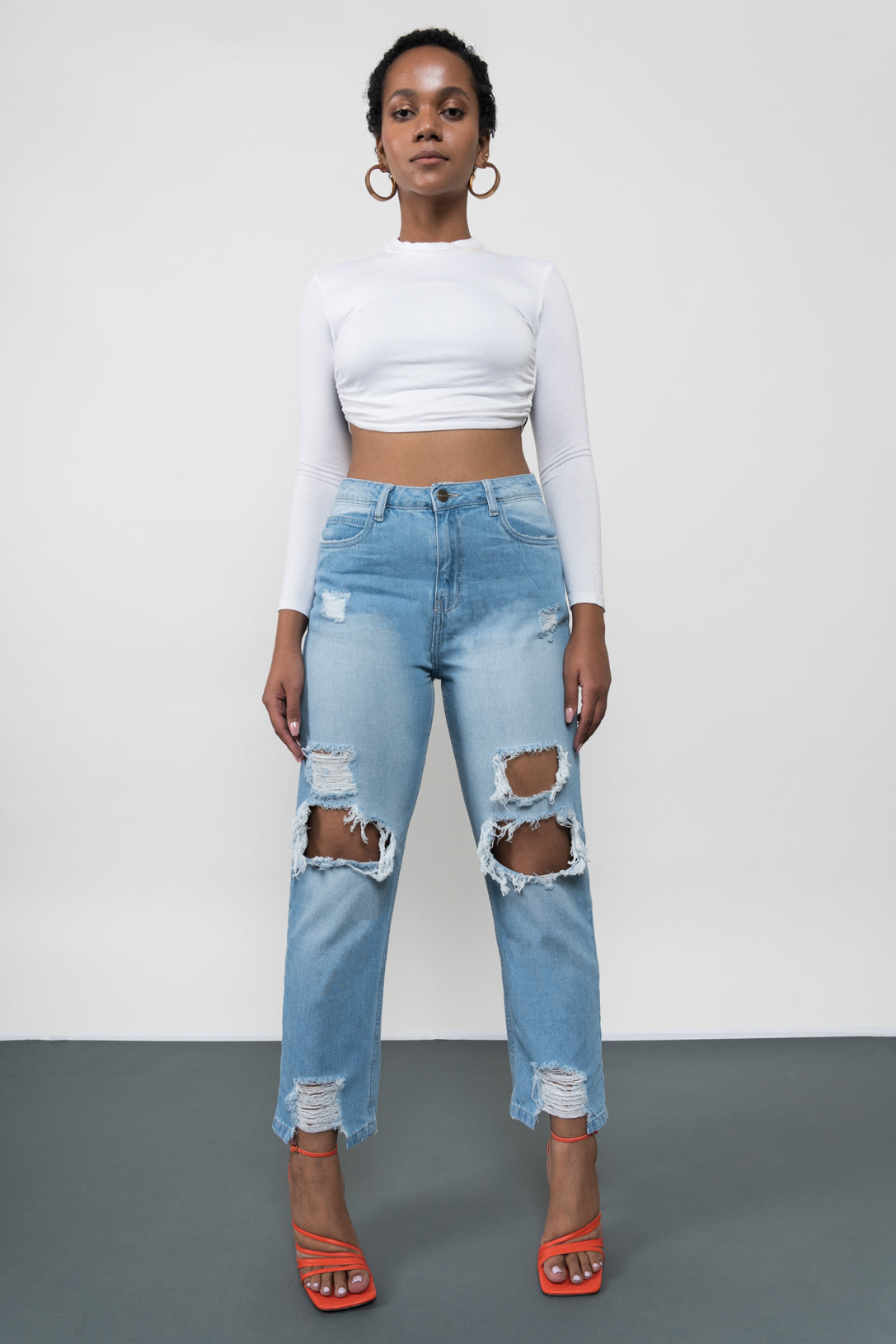 VINTAGE RIPPED MOM JEANS