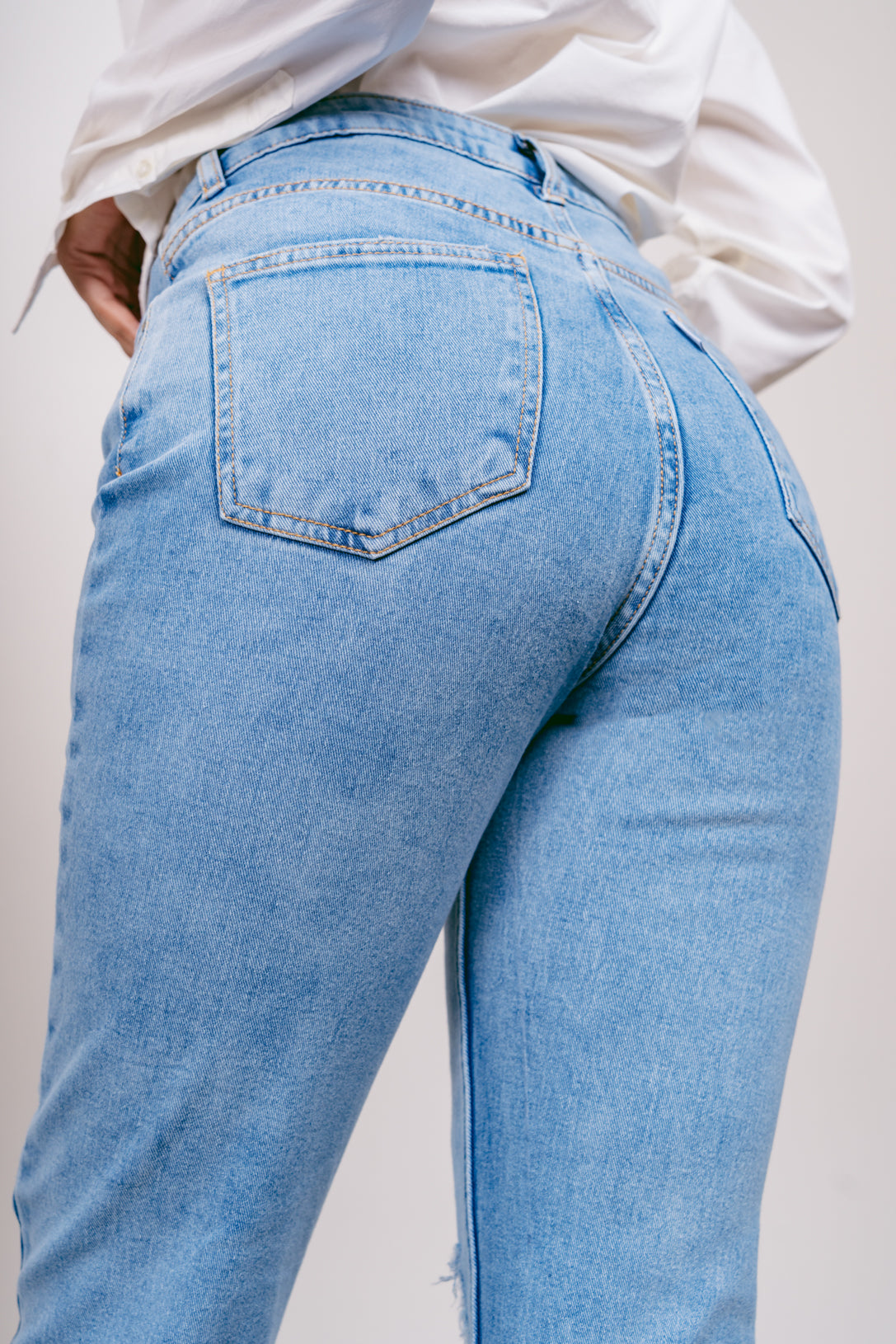 knee ripped slim fit jeans