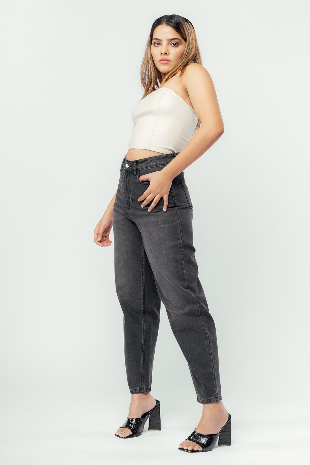 EBONY SLOUCHY JEANS