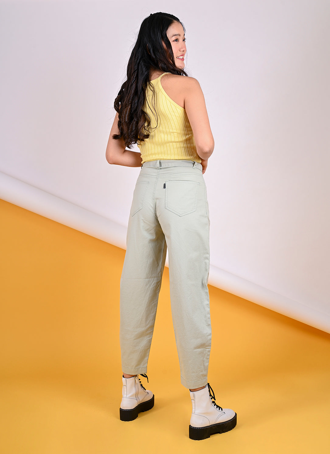 PLEATED BAGGY PANTS WITH BELT IN POWDER GREEN