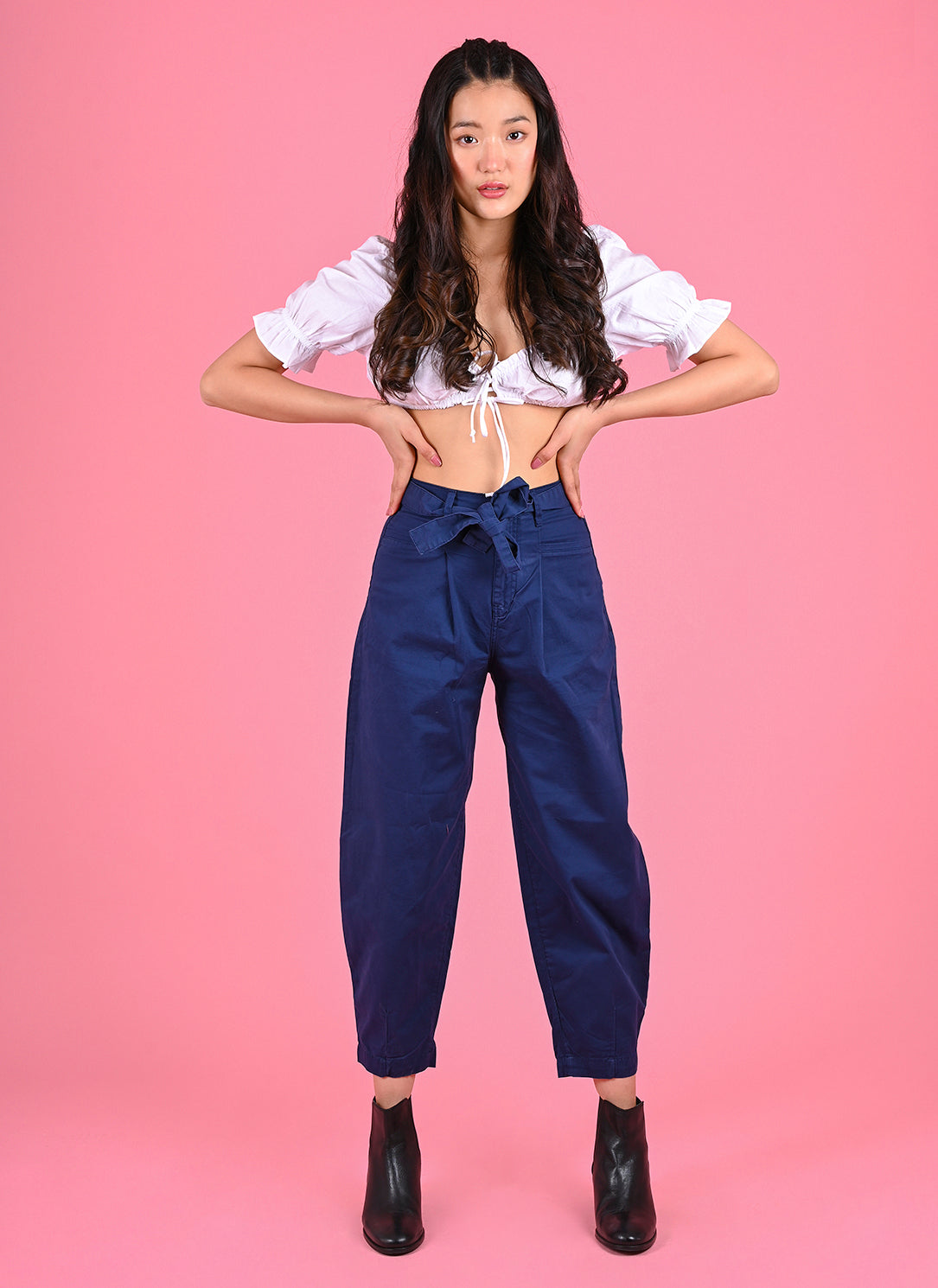 PLEATED BAGGY PANTS WITH BELT IN ROYAL BLUE