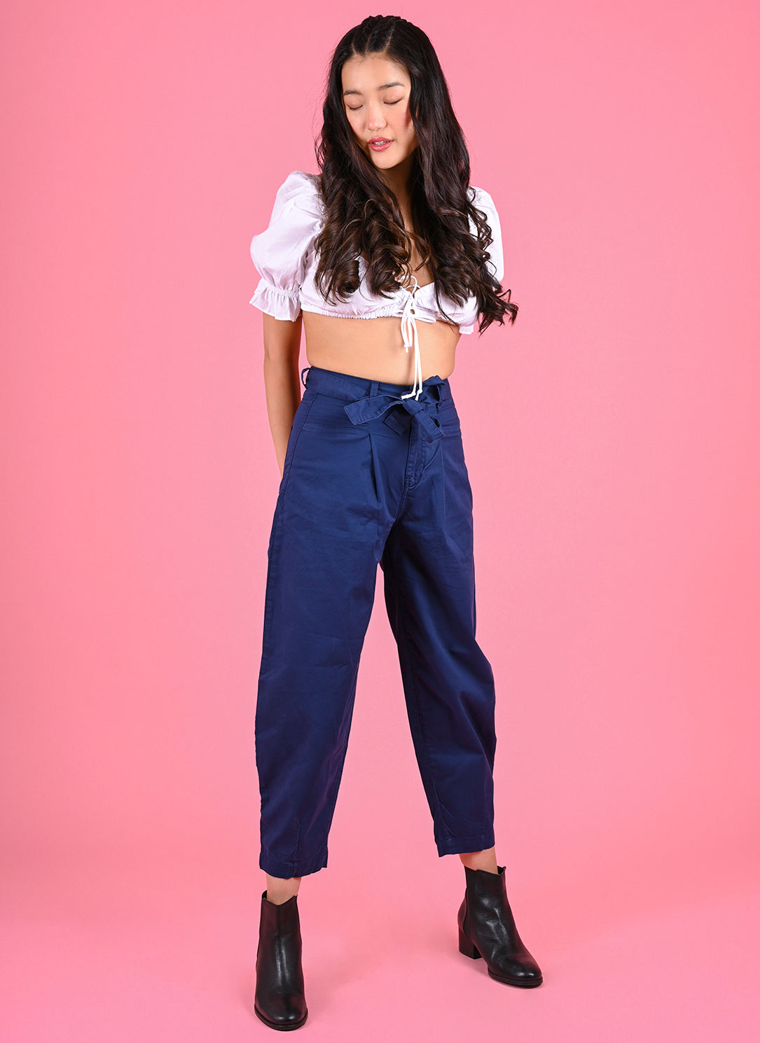 PLEATED BAGGY PANTS WITH BELT IN ROYAL BLUE