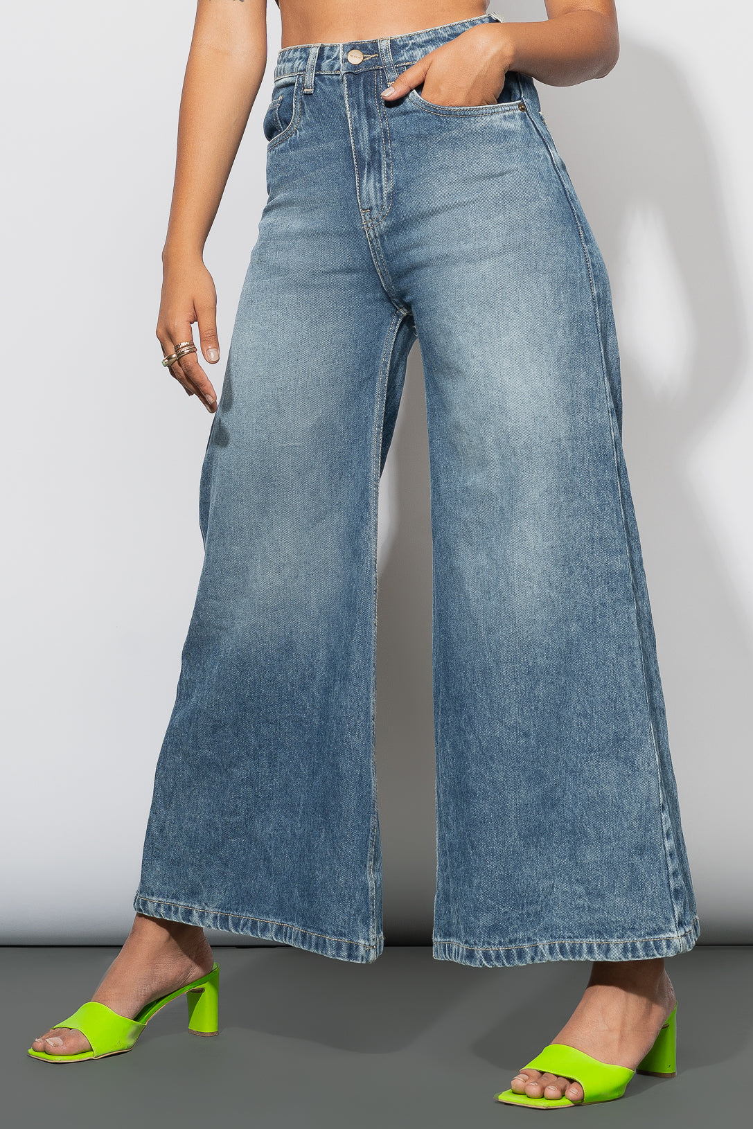 STONE FLARE JEANS