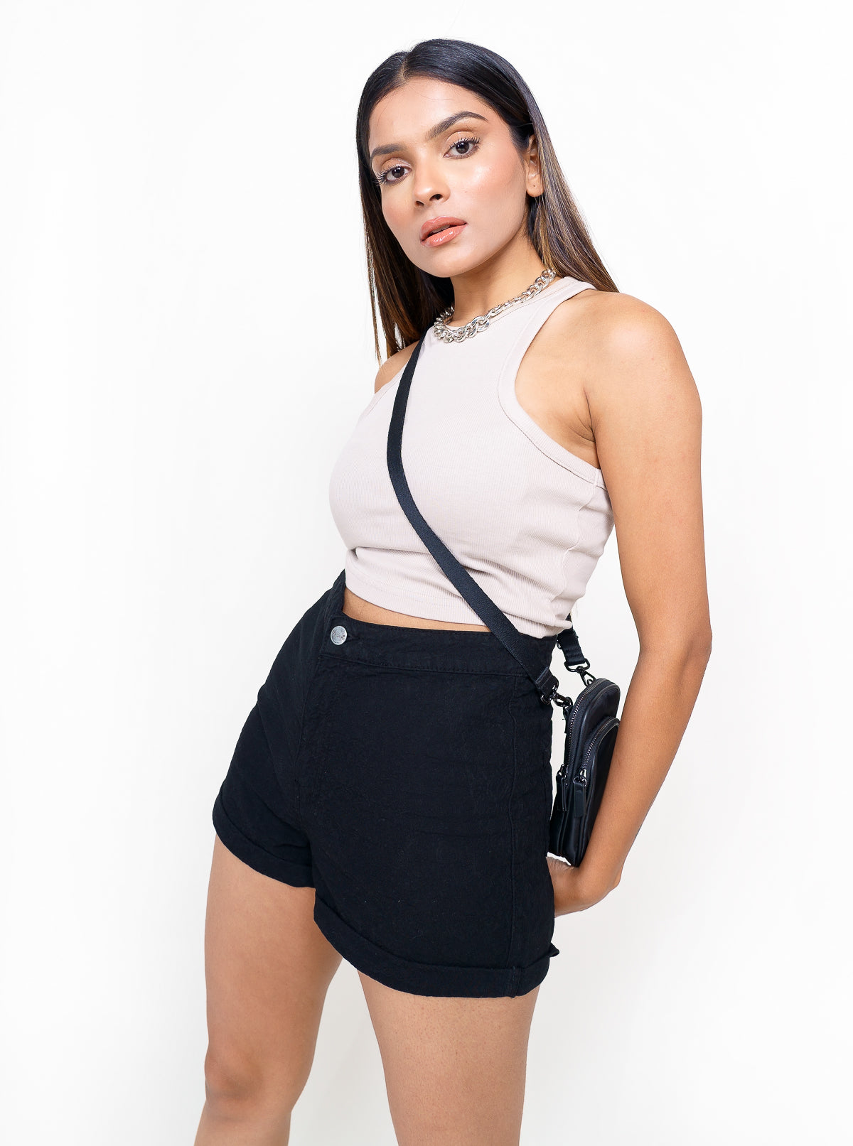 BLACK TEXTURED SHORTS