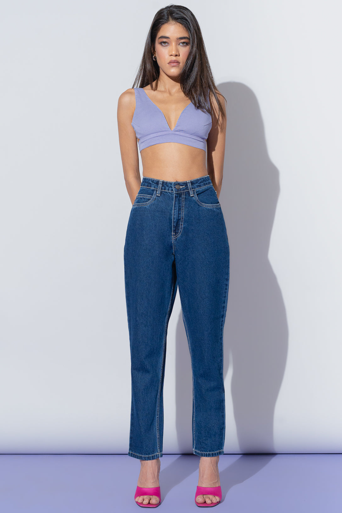 CONTRAST BLUE MOM JEANS