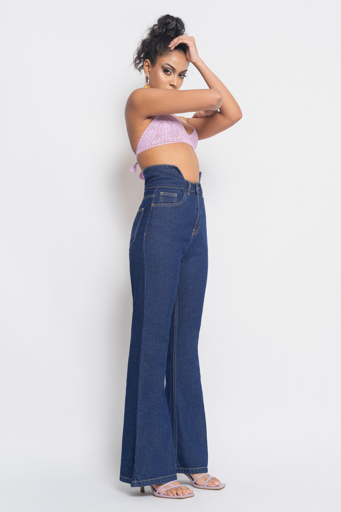 HIGH BELTED BOOTCUT JEANS