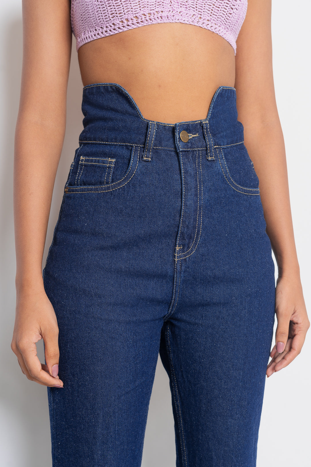 HIGH BELTED BOOTCUT JEANS