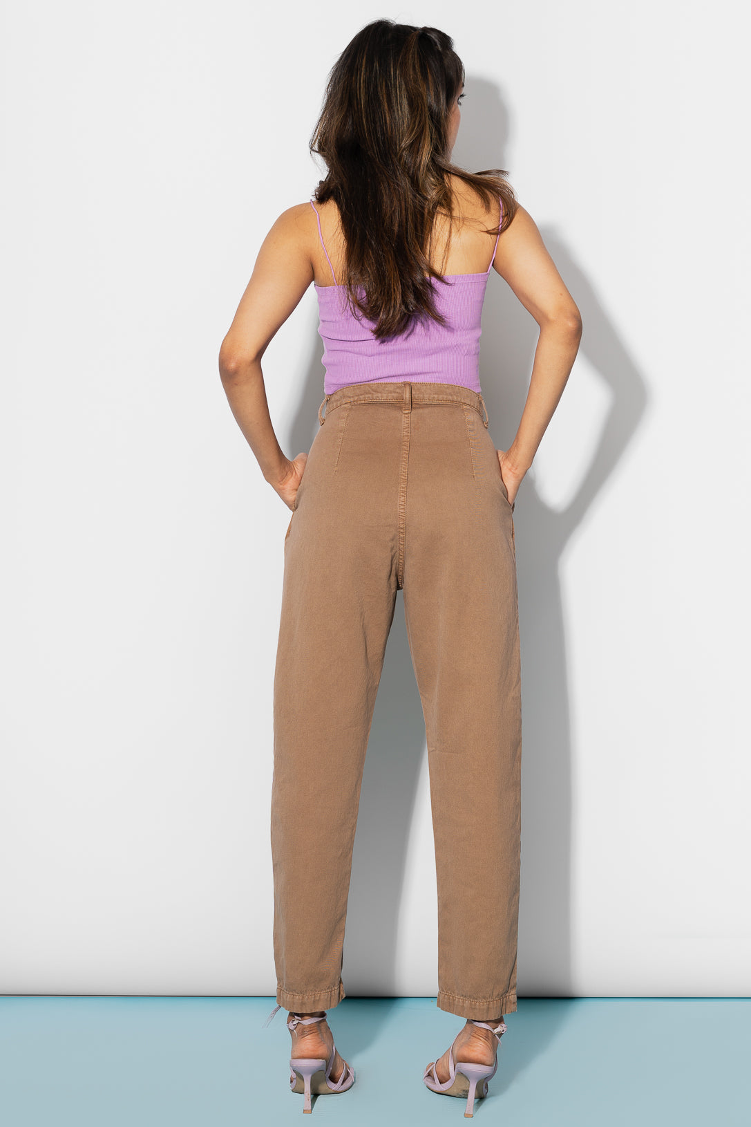 BROWN PLEATED SLOUCHY PANTS