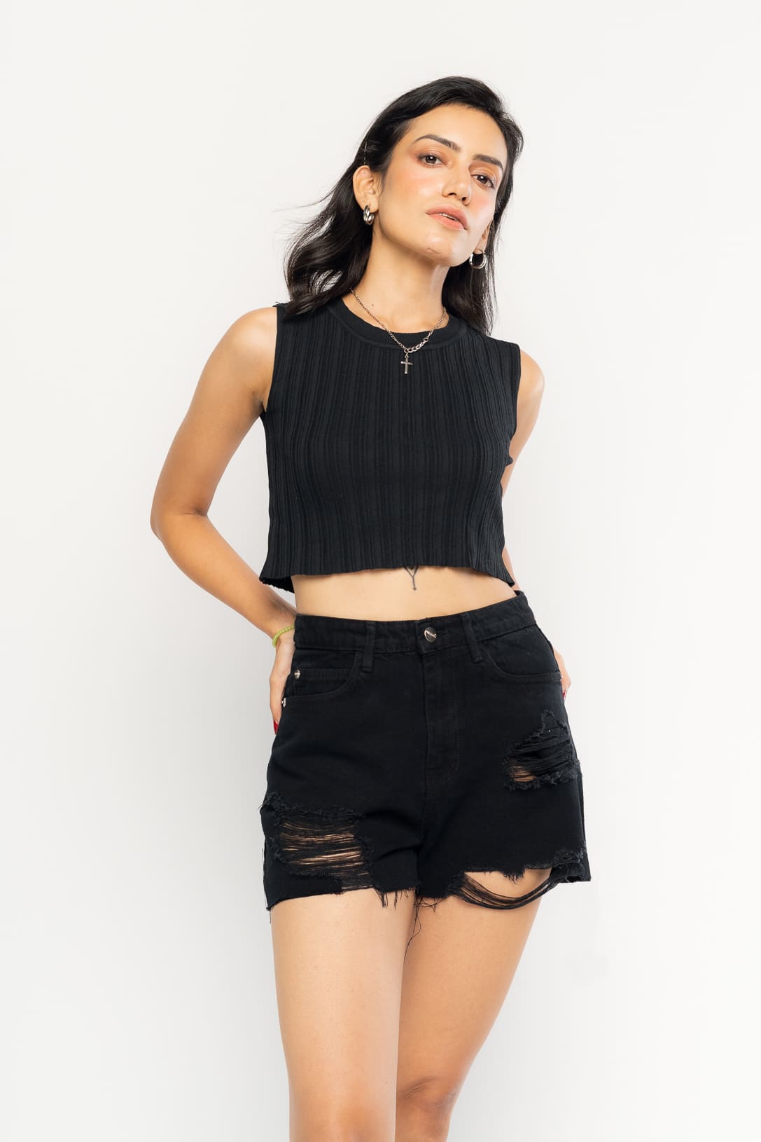 BLACK DISTRESSED SHORTS