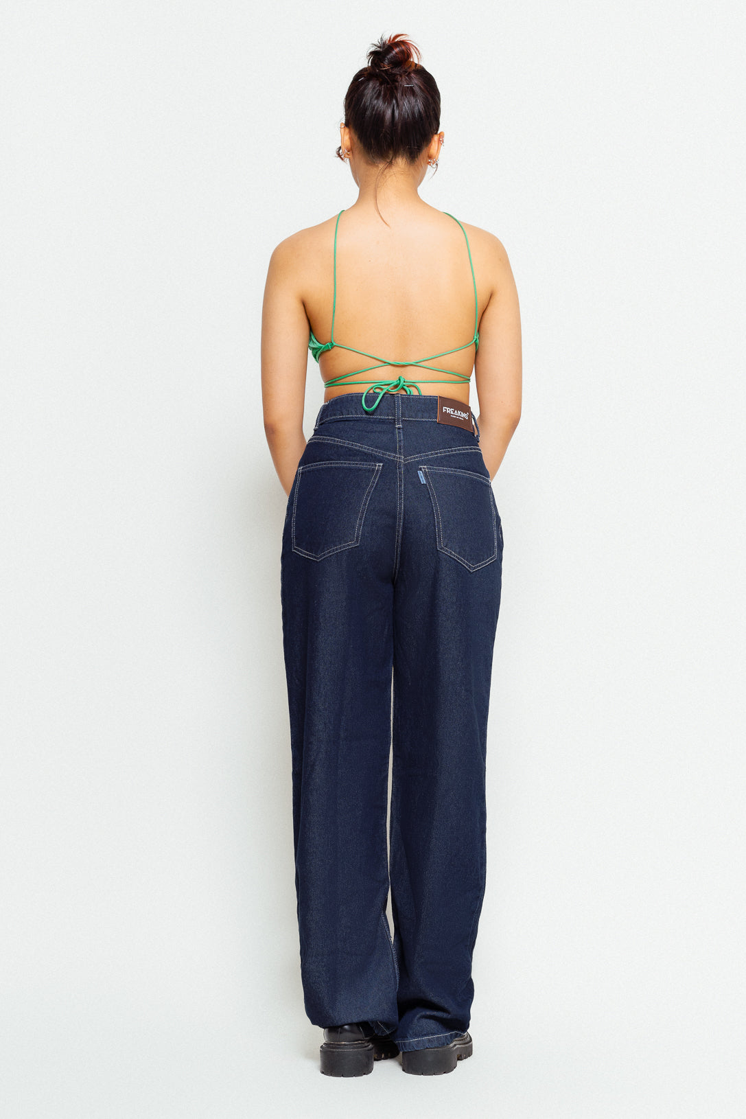 CONTRAST STITCH STRAIGHT JEANS