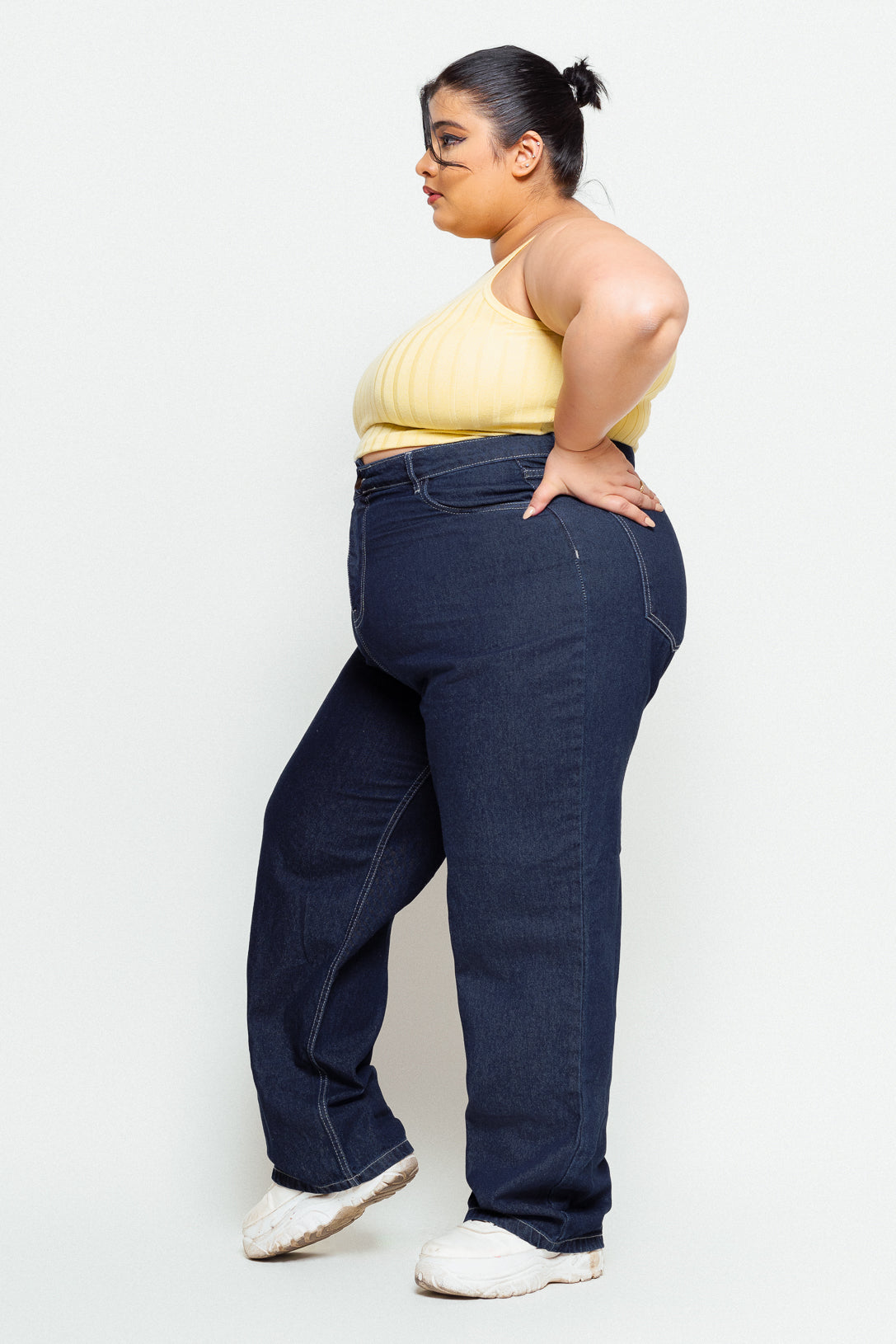 CONTRAST STITCH STRAIGHT JEANS